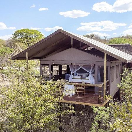 Eagle Tented Lodge & Spa Окаукуехо Екстериор снимка