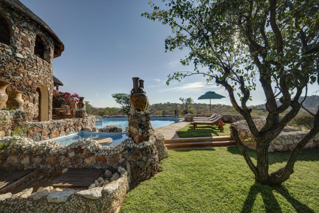 Eagle Tented Lodge & Spa Окаукуехо Екстериор снимка