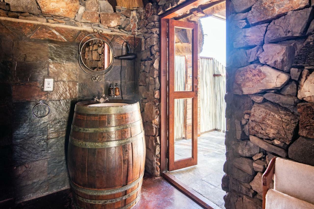 Eagle Tented Lodge & Spa Окаукуехо Екстериор снимка