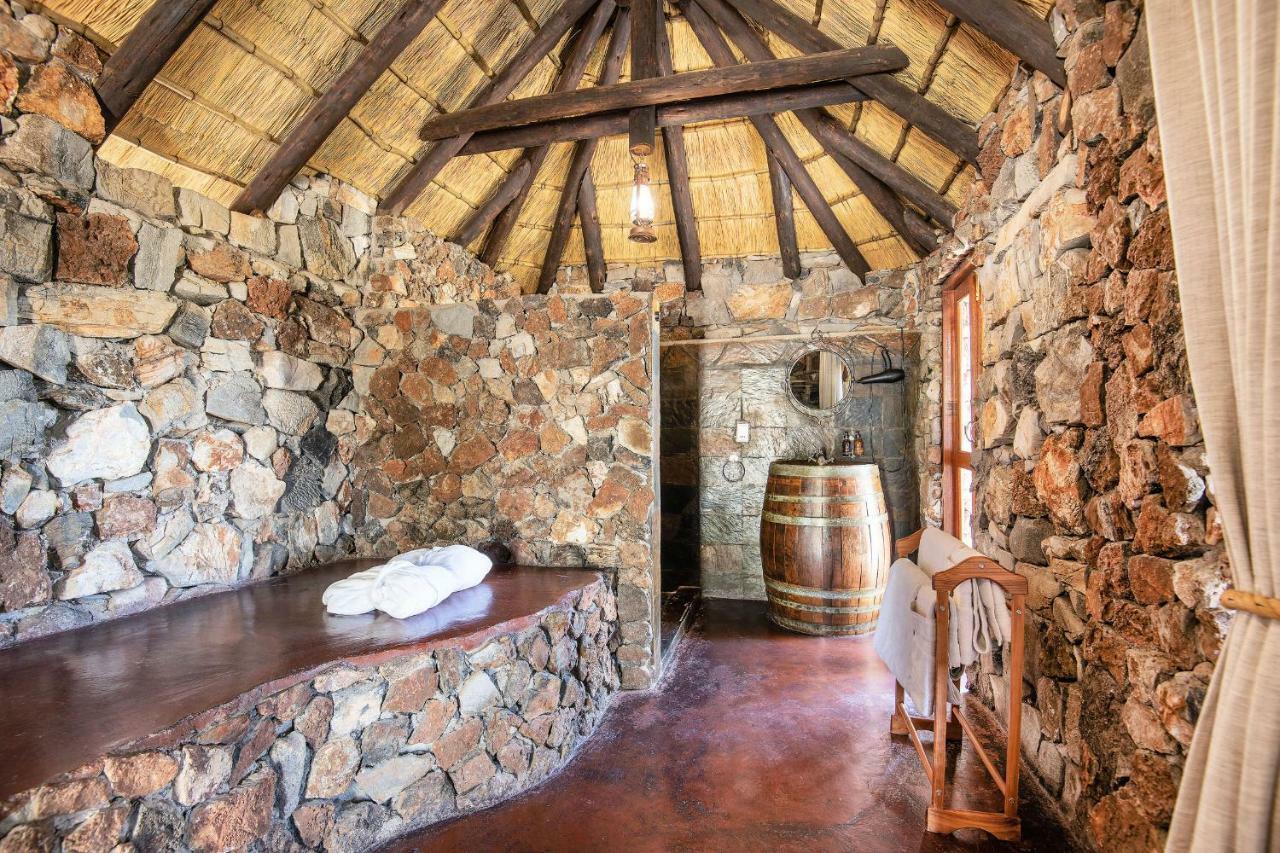 Eagle Tented Lodge & Spa Окаукуехо Екстериор снимка