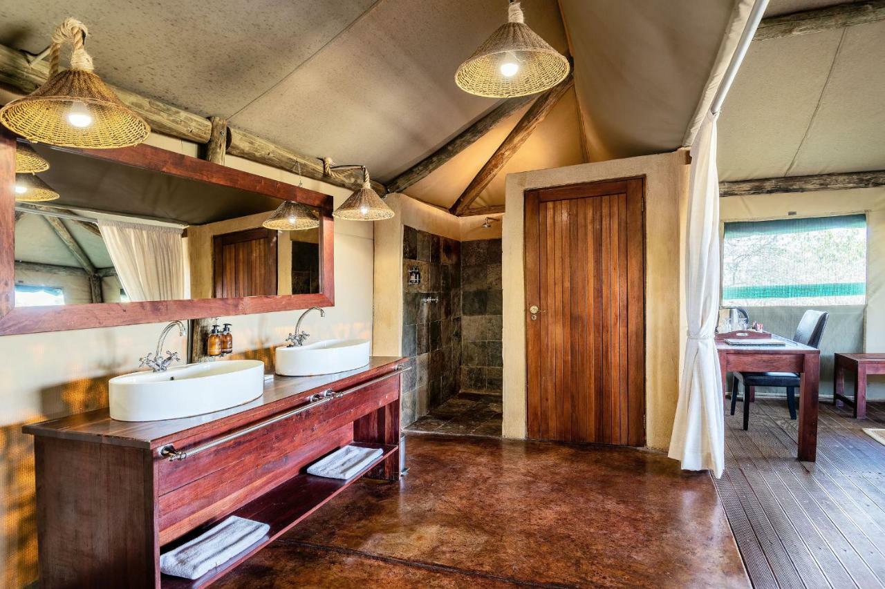 Eagle Tented Lodge & Spa Окаукуехо Екстериор снимка