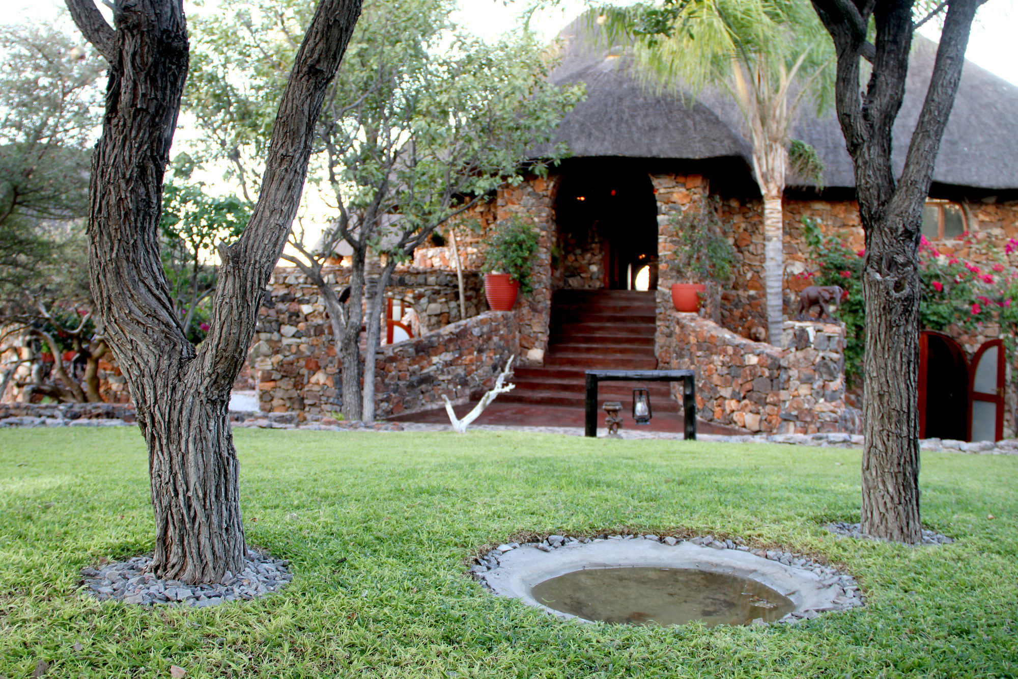 Eagle Tented Lodge & Spa Окаукуехо Екстериор снимка
