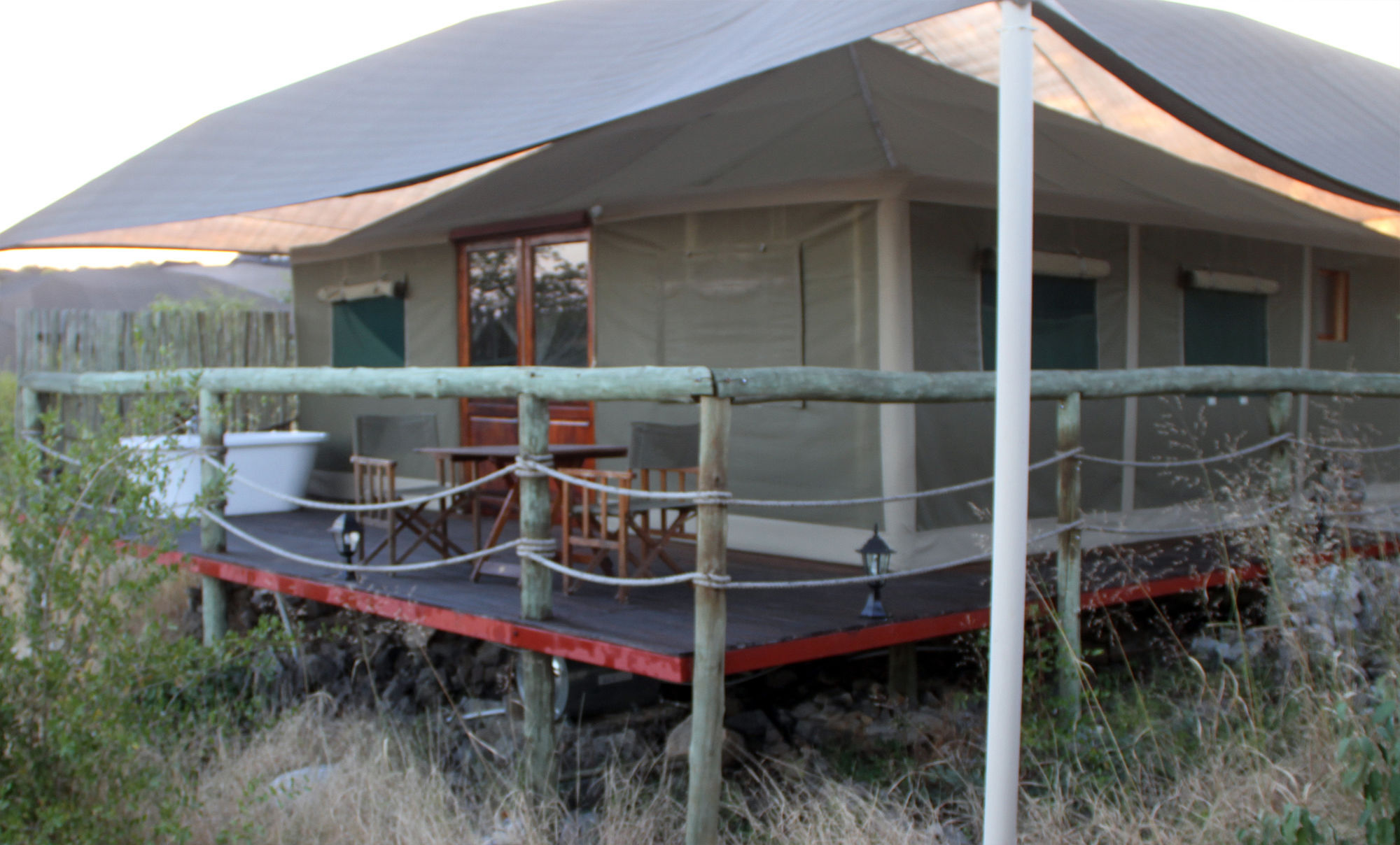 Eagle Tented Lodge & Spa Окаукуехо Екстериор снимка